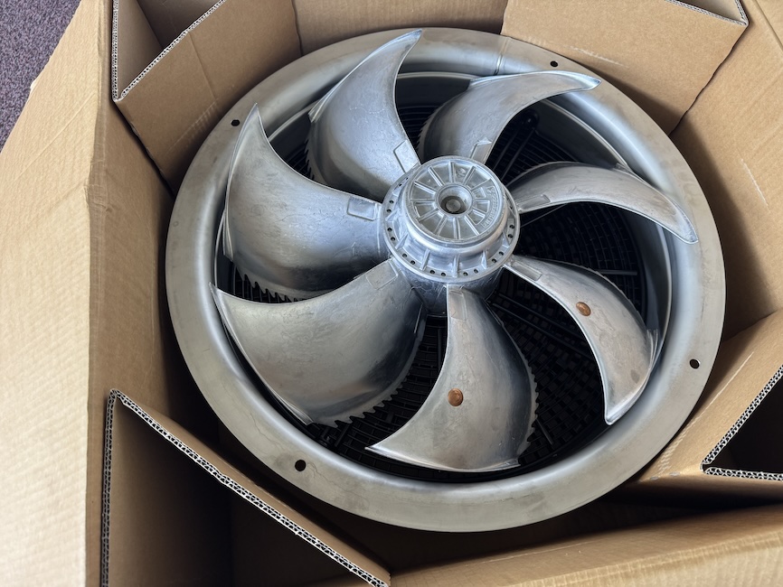 IMG_5348-Ziehl-Abegg FN050-VDH.4I.V7P1,-vent.1.jpg